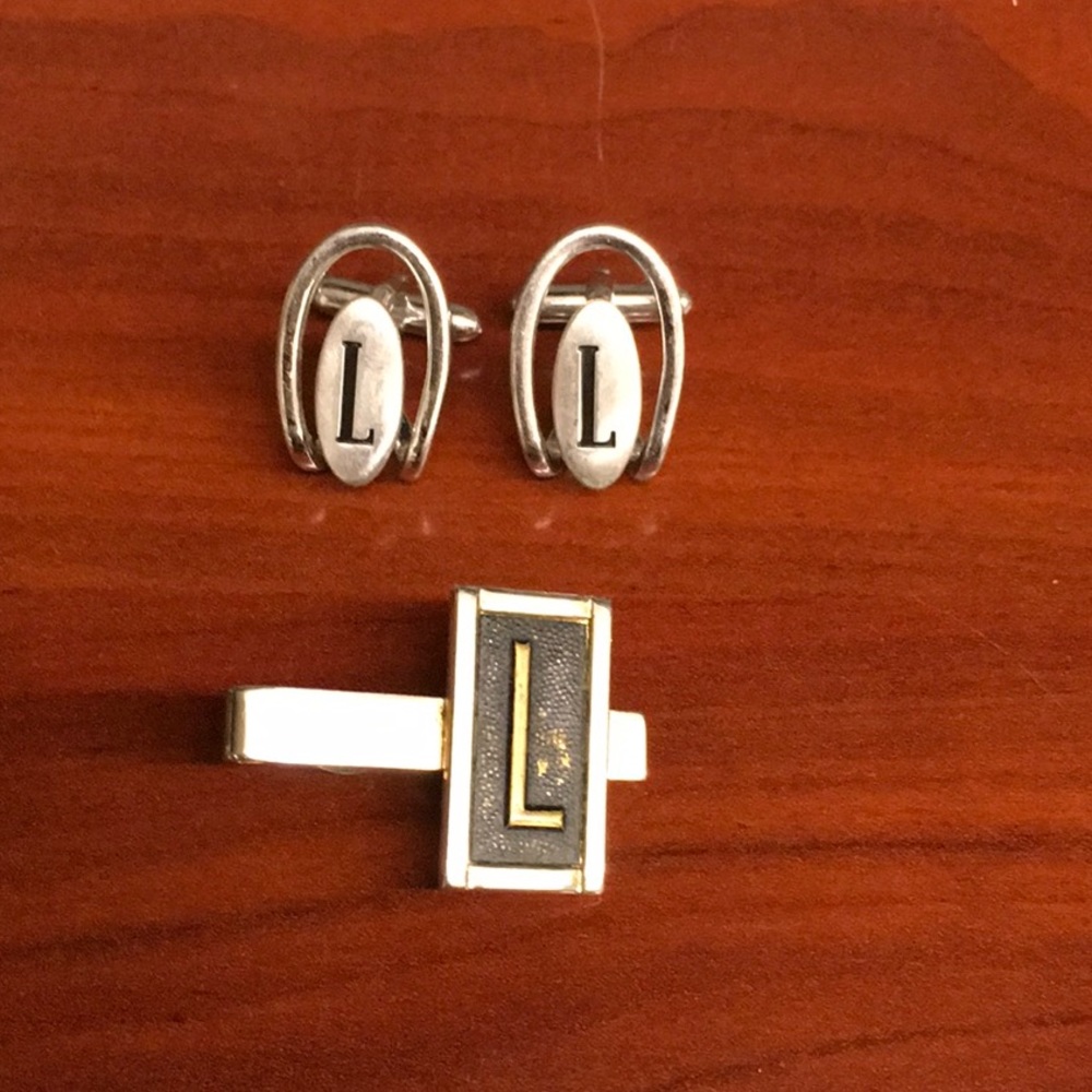 Vintage SWANK Cufflinks and Tie Clip.   K 84